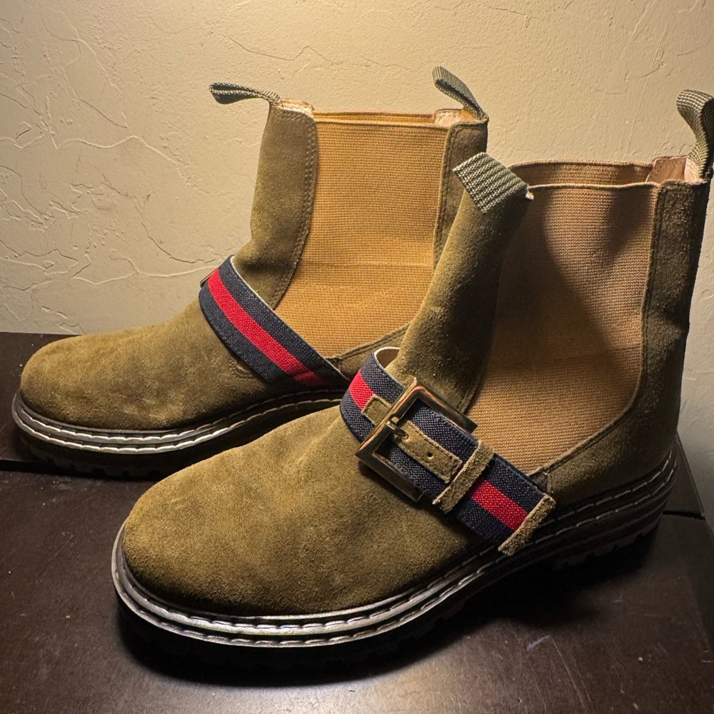 Green Suede Chelsea Buckle Boots Size 9.5 Cecelia New York Clean!  Harriet
